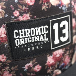 Boné Chronic 420 Floral Skull Grid Trucker Snapback Original